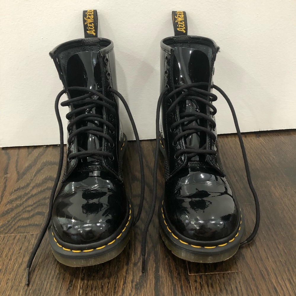 Dr. Martens 1460 Patent Leather Combat Boots great condition! Online now 4 $140